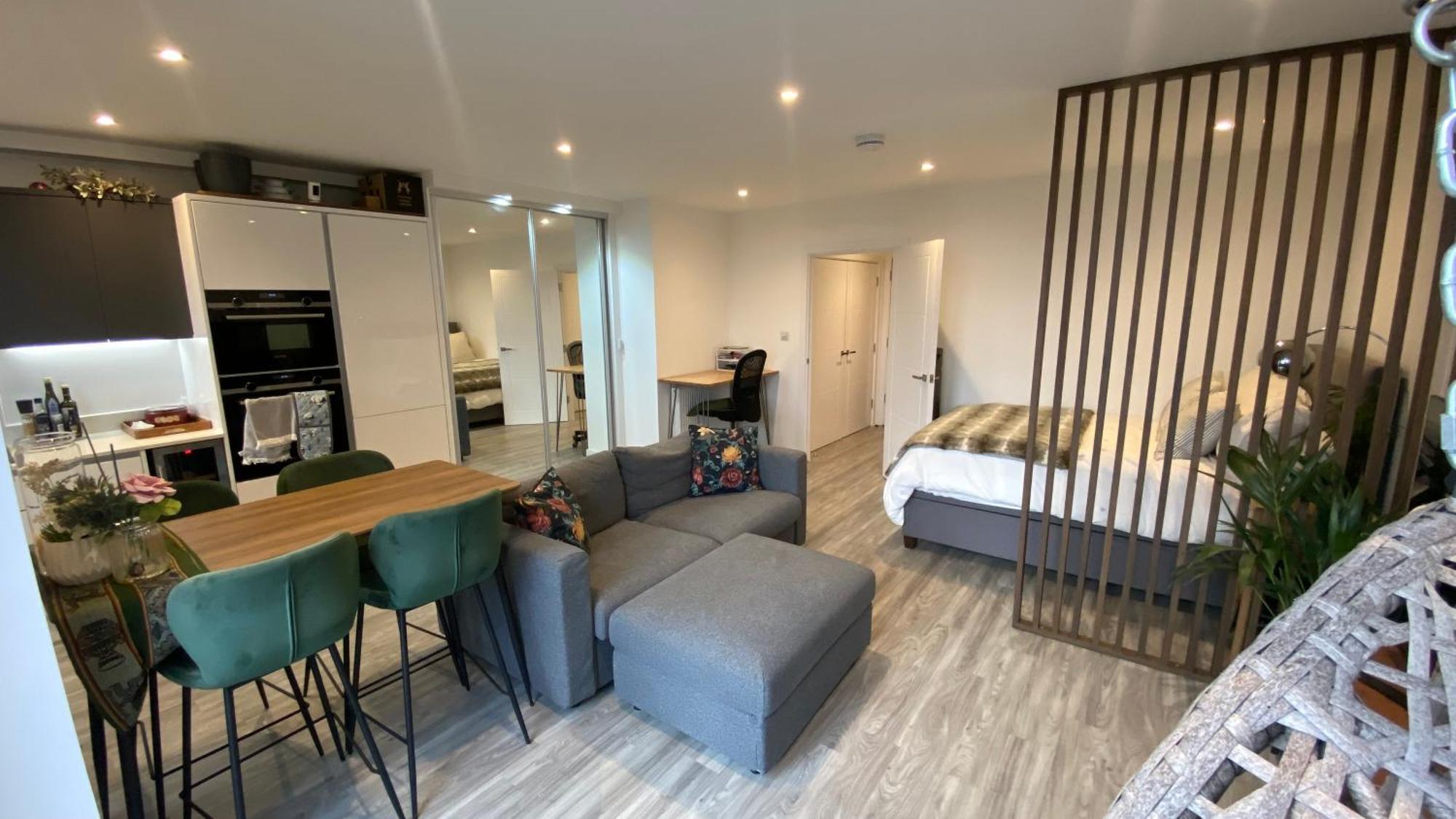 London Luxe: Stylish Studio 外观 照片